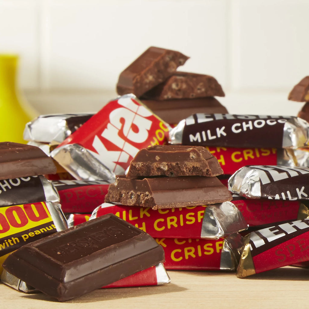 40 Oz Miniatures Assortment Chocolate Candy R7653