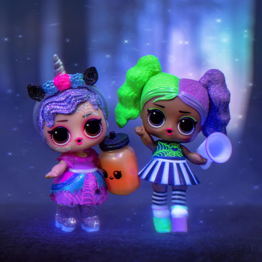 Glow-in-the-Dark Doll with 7 Surprises I94511