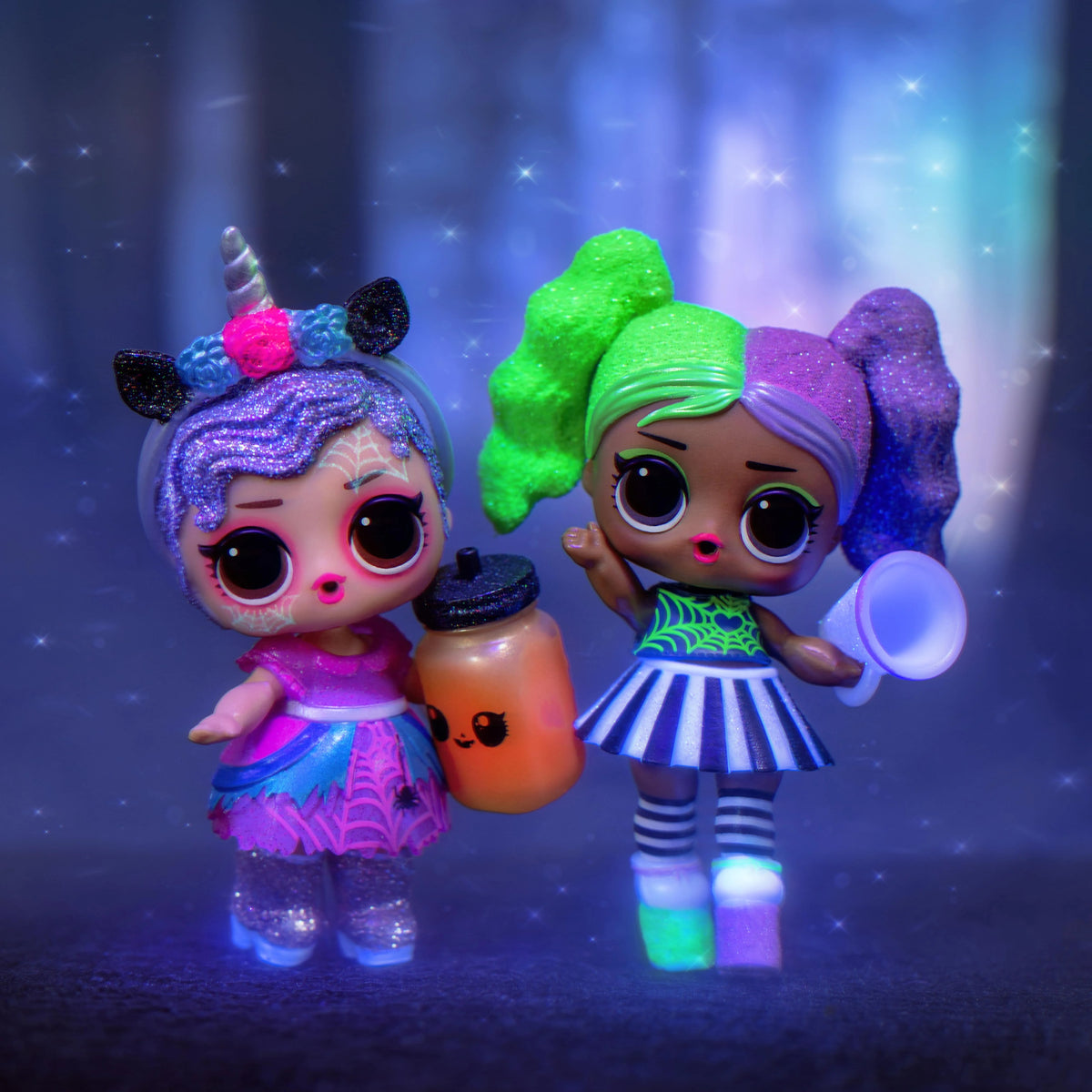 Glow-in-the-Dark Doll with 7 Surprises I94511