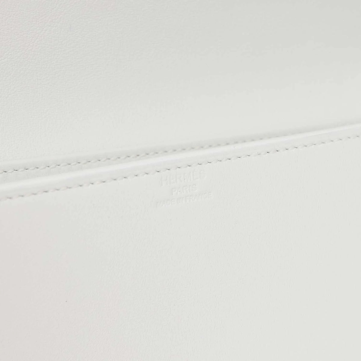White Swift Handbag B930437