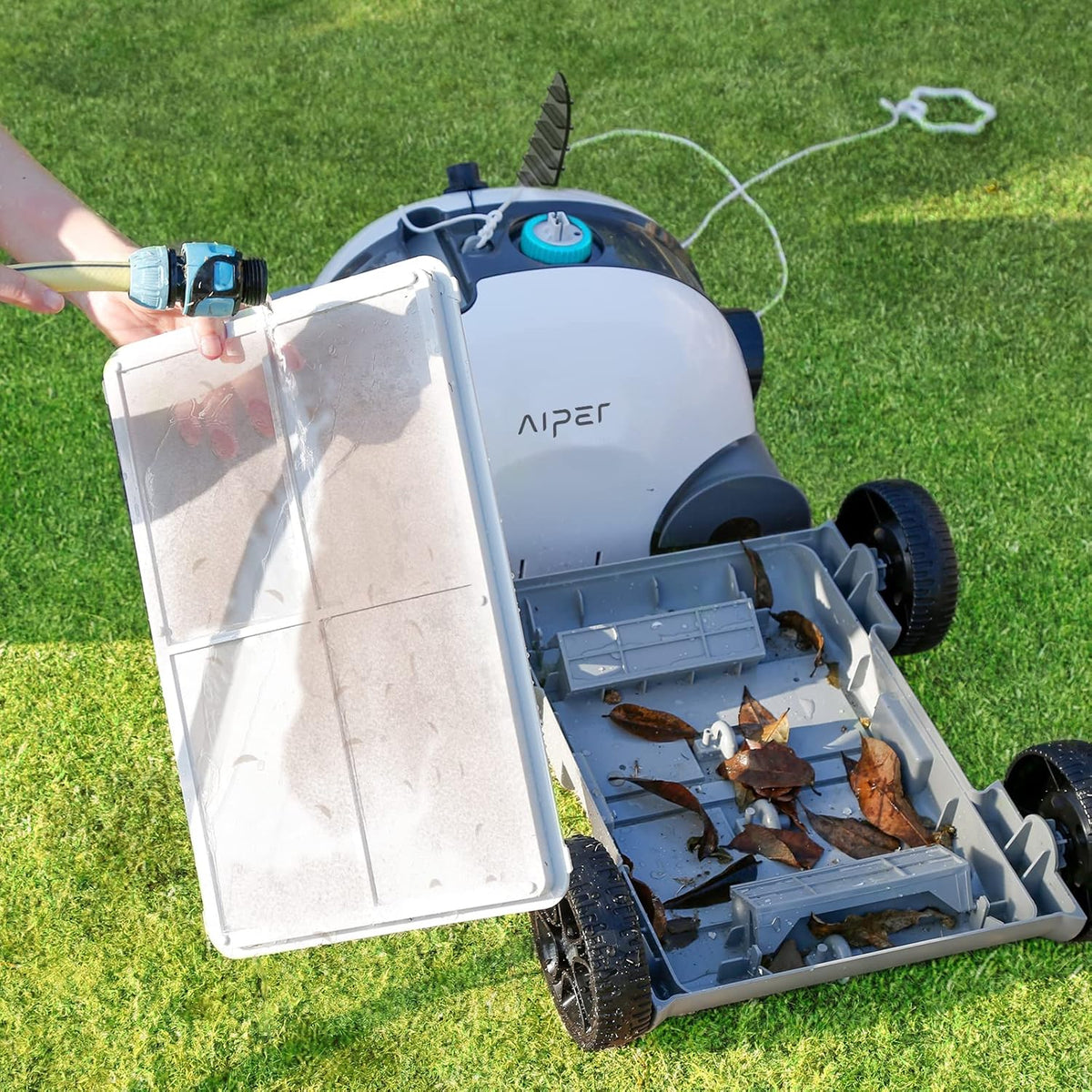 Cordless Robotic Pool Cleaner with Dual-Drive Motors F77028